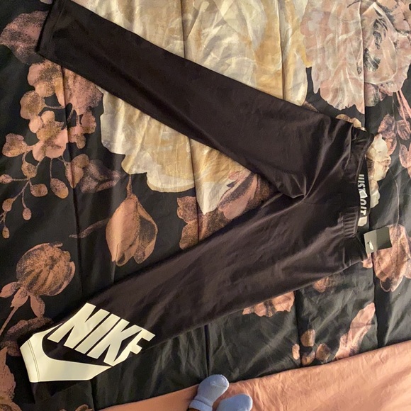 Black Nike Tights - Picture 2 of 2